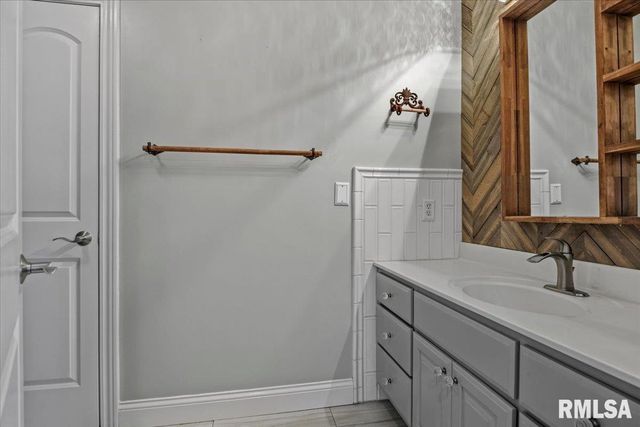 917 River Birch Court, Chatham, IL 62629