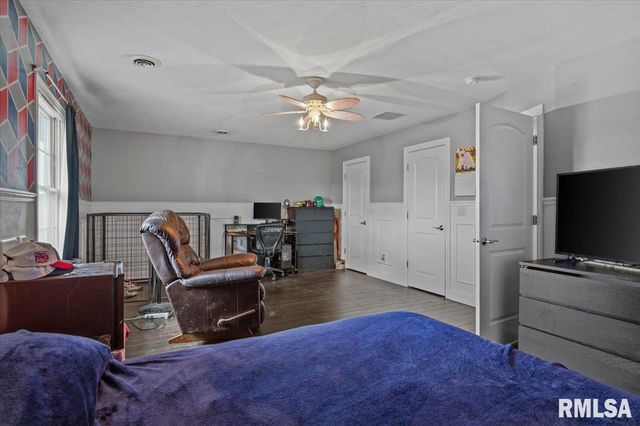 917 River Birch Court, Chatham, IL 62629