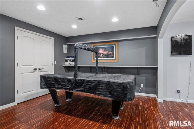 917 River Birch Court, Chatham, IL 62629