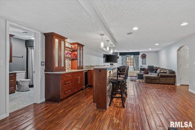917 River Birch Court, Chatham, IL 62629