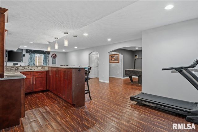 917 River Birch Court, Chatham, IL 62629