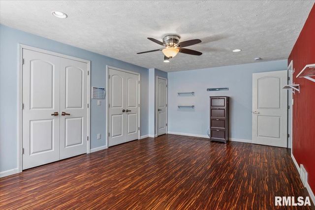 917 River Birch Court, Chatham, IL 62629