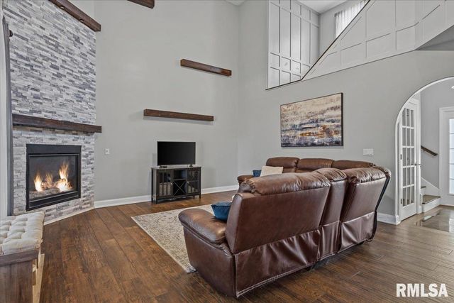 917 River Birch Court, Chatham, IL 62629
