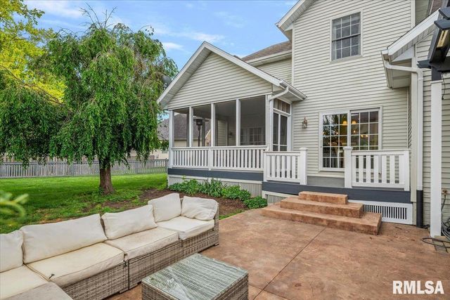 917 River Birch Court, Chatham, IL 62629