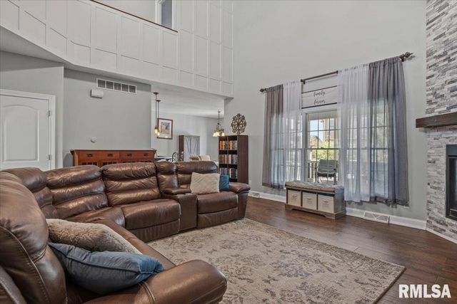 917 River Birch Court, Chatham, IL 62629