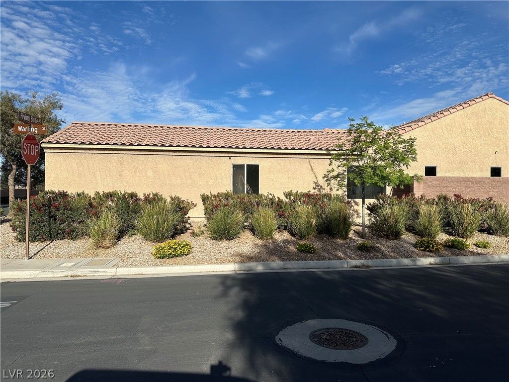 5728 Flying Birdie Avenue, Las Vegas, NV 89122 — photo 5
