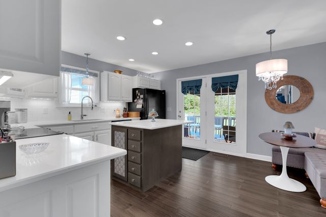 2640 Owens Dr, Santa Fe, TN 38482