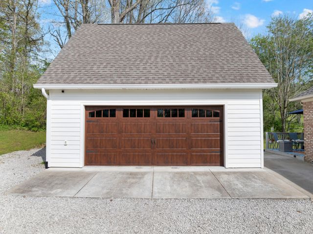 2640 Owens Dr, Santa Fe, TN 38482