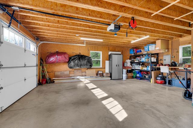 2640 Owens Dr, Santa Fe, TN 38482