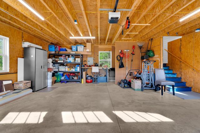 2640 Owens Dr, Santa Fe, TN 38482