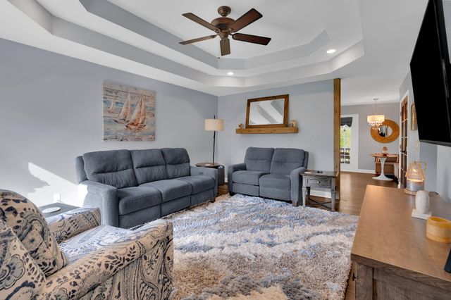 2640 Owens Dr, Santa Fe, TN 38482