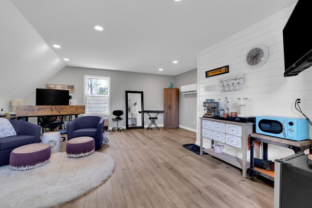 2640 Owens Dr, Santa Fe, TN 38482