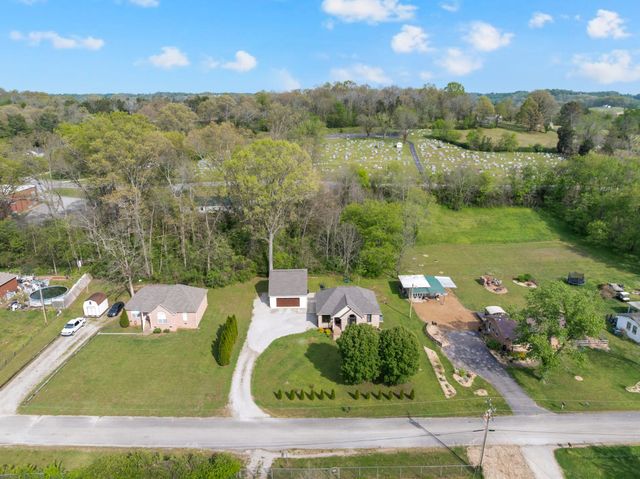 2640 Owens Dr, Santa Fe, TN 38482