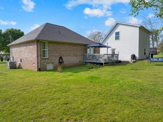 2640 Owens Dr, Santa Fe, TN 38482