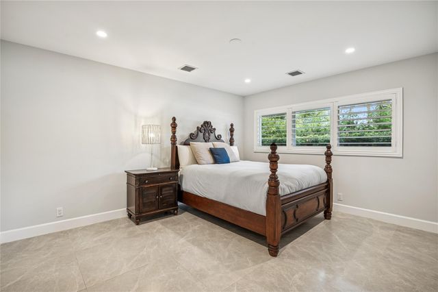 2657 NE 26th St, Fort Lauderdale, FL 33305