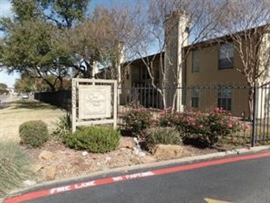 10650 Steppington Drive 228, Dallas, TX 75230