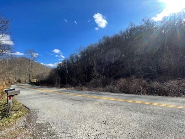 9999 State Hwy 223, Flat Lick, KY 40935