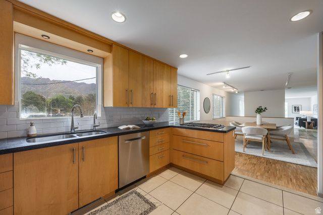 929 S SHIRECLIFF RD, Salt Lake City, UT 84108