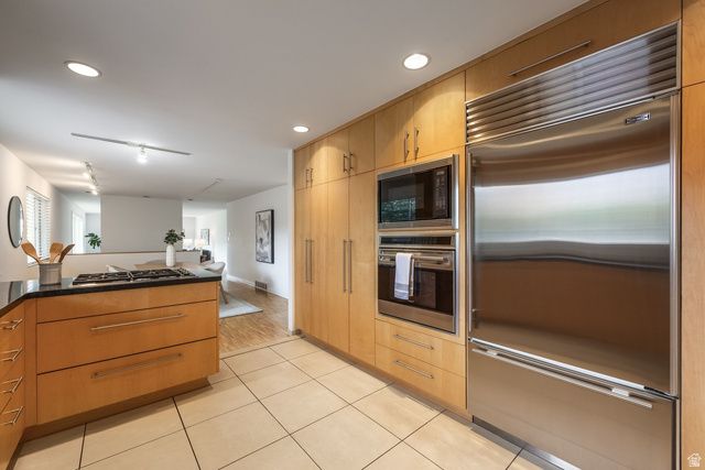 929 S SHIRECLIFF RD, Salt Lake City, UT 84108