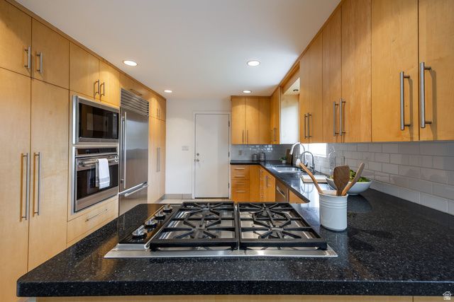 929 S SHIRECLIFF RD, Salt Lake City, UT 84108