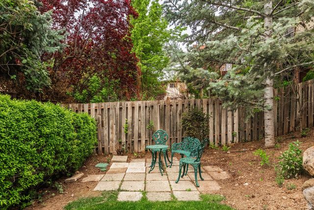 929 S SHIRECLIFF RD, Salt Lake City, UT 84108