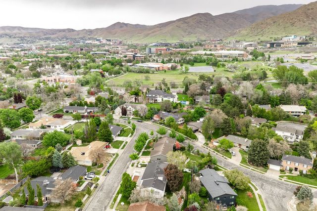 929 S SHIRECLIFF RD, Salt Lake City, UT 84108