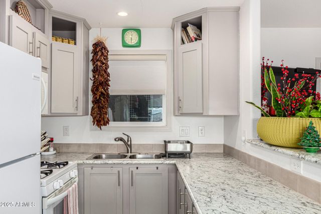 2701 E ALLRED Avenue 165, Mesa, AZ 85204