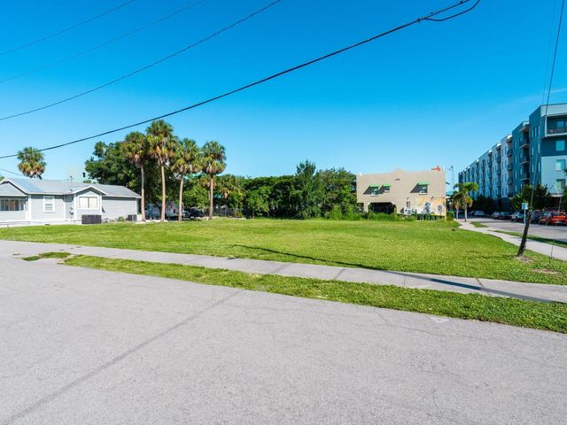 701 COHEN WAY, Sarasota, FL 34236
