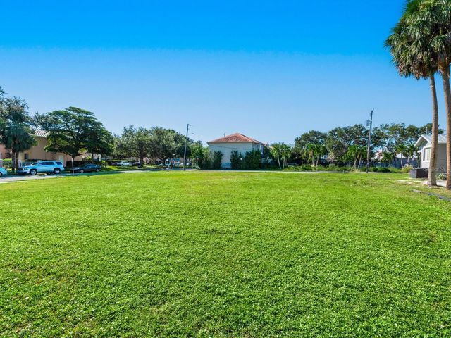 701 COHEN WAY, Sarasota, FL 34236