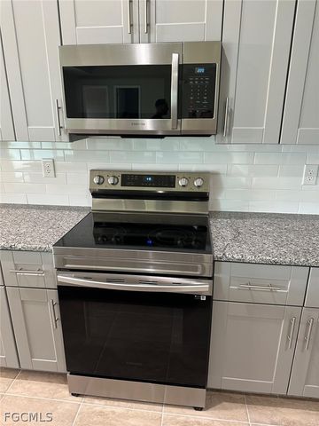 125 BETHLEHEM PL, Labelle, FL 33935