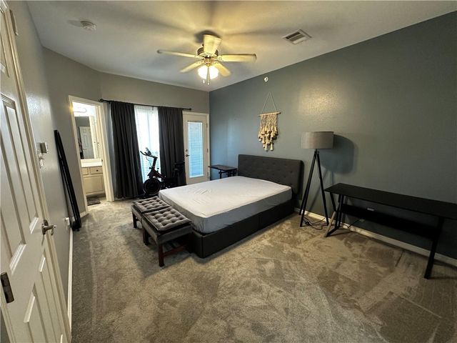 305 Holleman Drive E 301, College Station, TX 77840