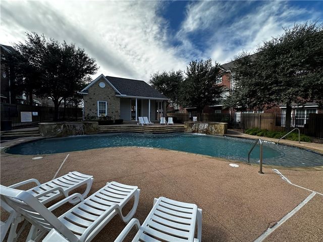 305 Holleman Drive E 301, College Station, TX 77840
