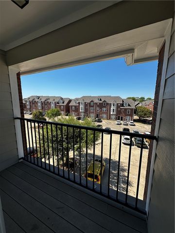 305 Holleman Drive E 301, College Station, TX 77840