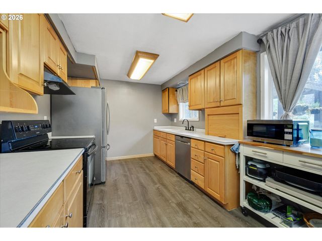 14975 S GREENTREE Dr, Oregon City, OR 97045