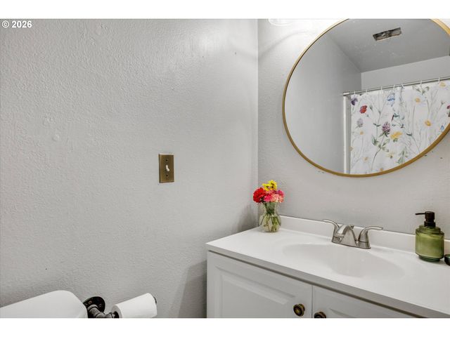 14975 S GREENTREE Dr, Oregon City, OR 97045