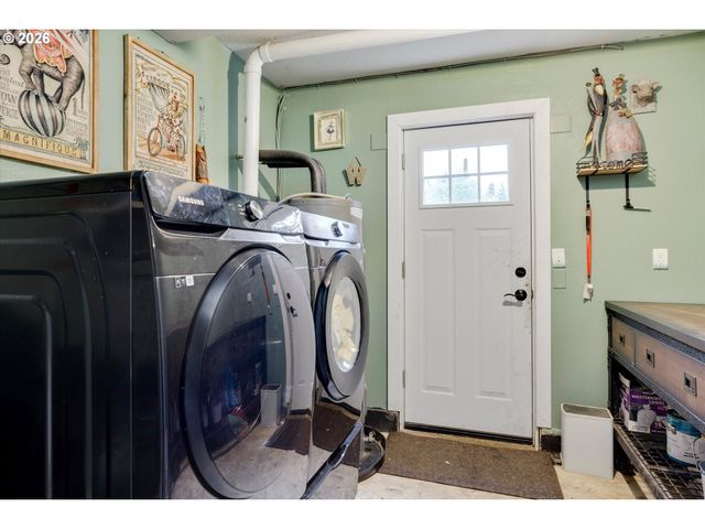 14975 S GREENTREE Dr, Oregon City, OR 97045