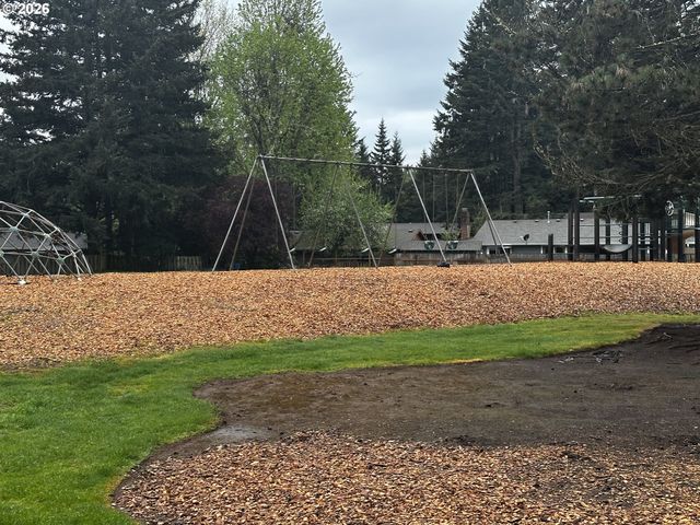 14975 S GREENTREE Dr, Oregon City, OR 97045