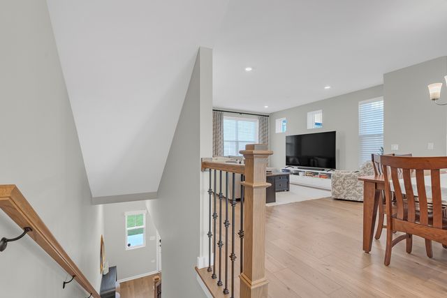 1546 Slade Way, Des Plaines, IL 60018