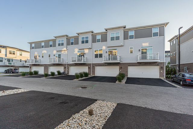 1546 Slade Way, Des Plaines, IL 60018