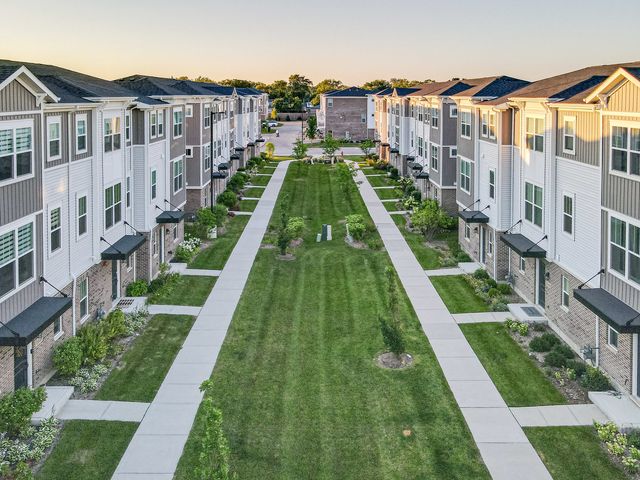 1546 Slade Way, Des Plaines, IL 60018