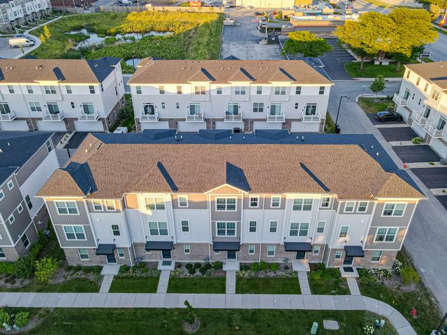 1546 Slade Way, Des Plaines, IL 60018