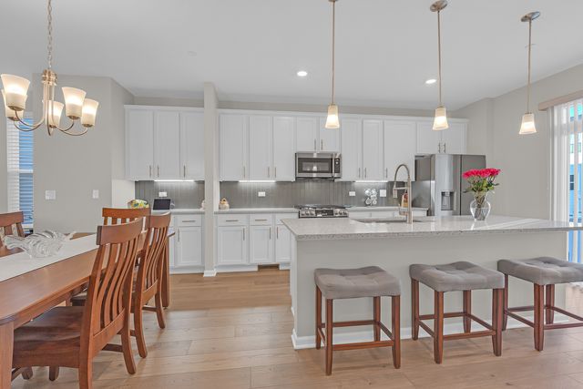 1546 Slade Way, Des Plaines, IL 60018