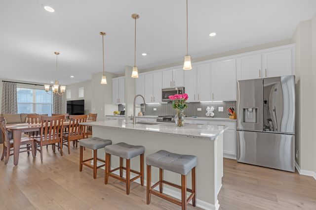 1546 Slade Way, Des Plaines, IL 60018