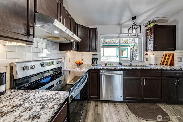 1833 W 12th Street, Port Angeles, WA 98363