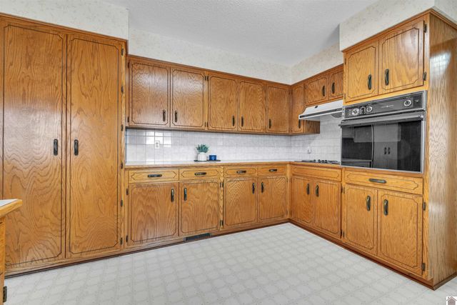 9063 W State Route 94, Murray, KY 42071