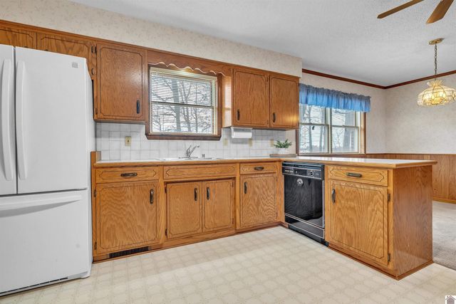 9063 W State Route 94, Murray, KY 42071