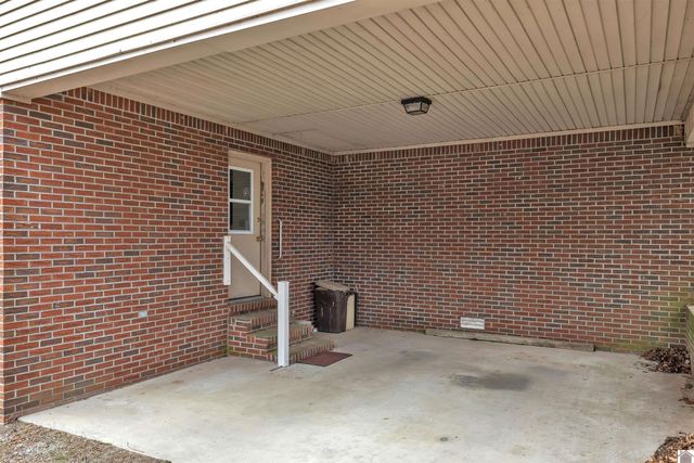 9063 W State Route 94, Murray, KY 42071