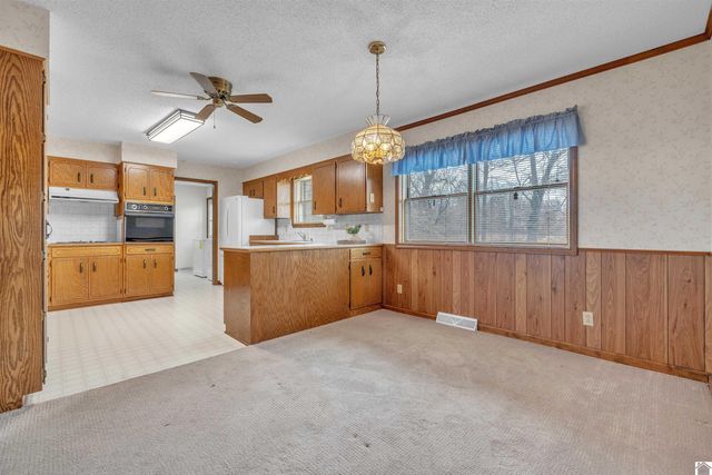 9063 W State Route 94, Murray, KY 42071