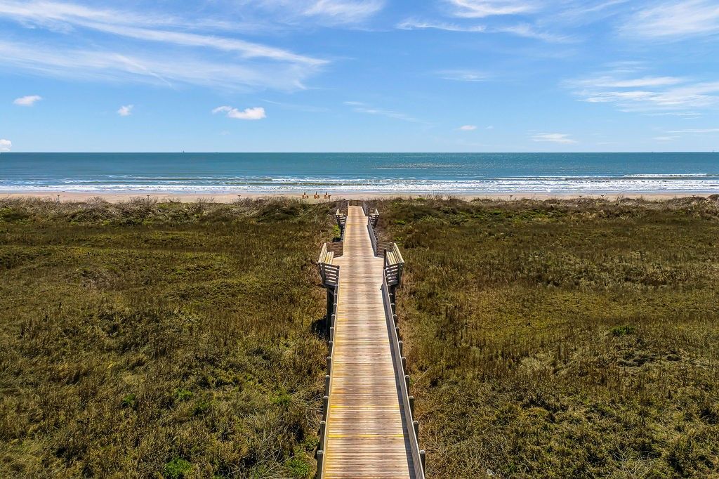 673 Center Square South 9, Port Aransas, TX 78373 — photo 2