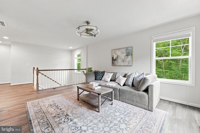 15049 FALLEN OAKS PL, Gainesville, VA 20155